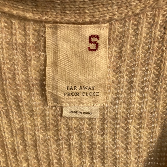 Far Away From Close sweater - Picture 5 of 5